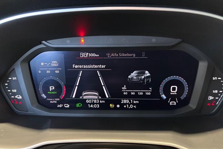 Blå Audi Q3 fra 2021