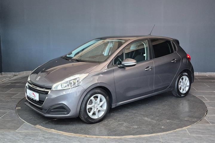 Grå Peugeot 208 fra 2019
