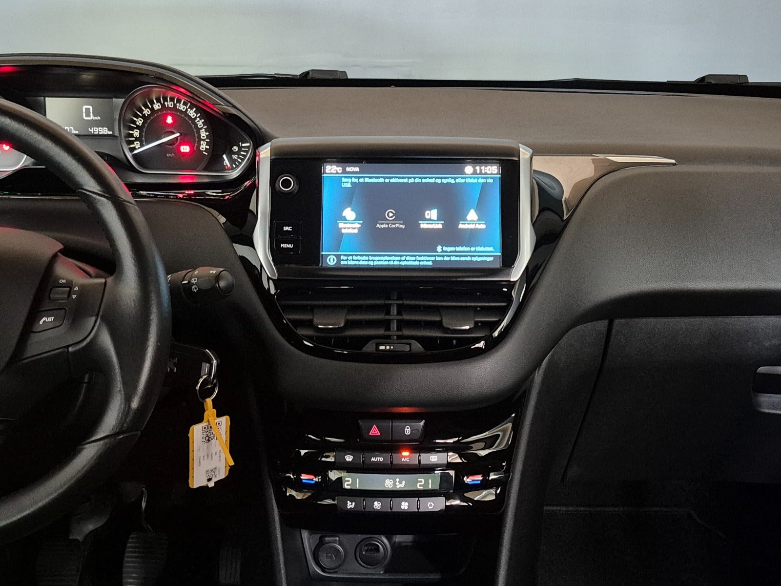 Grå Peugeot 208 fra 2019