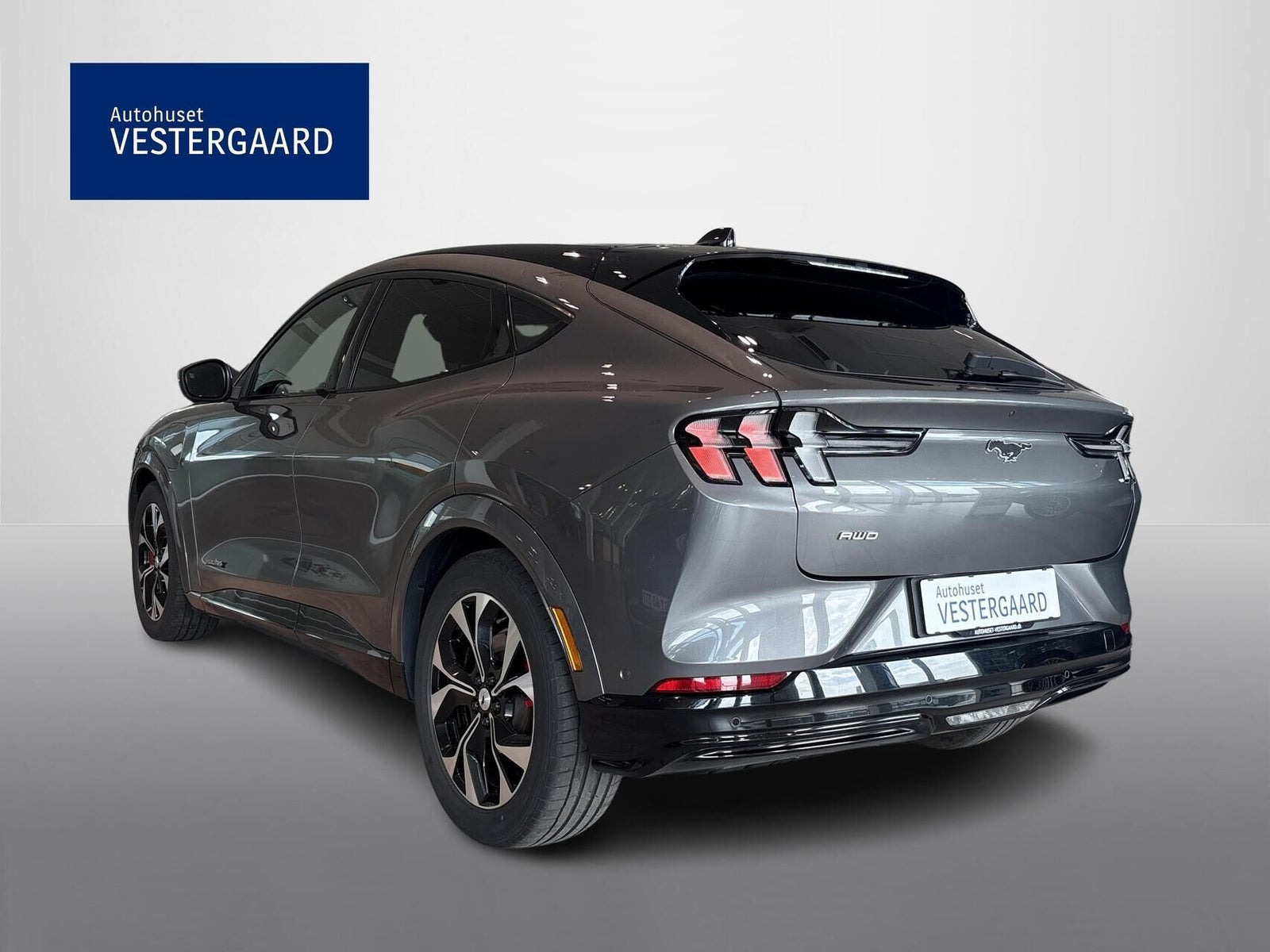 Grå Ford Mustang Mach-E fra 2021