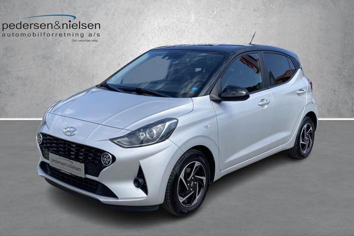 Grå Hyundai i10 fra 2020