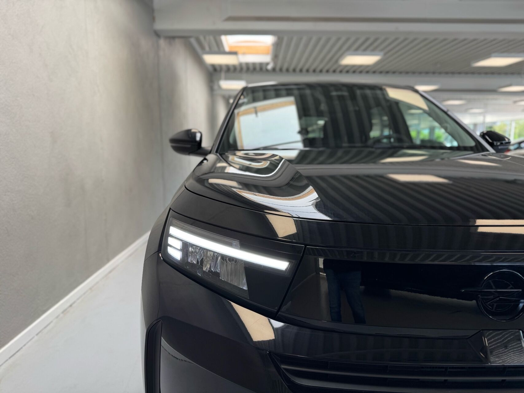Sort Opel Frontera fra 2025