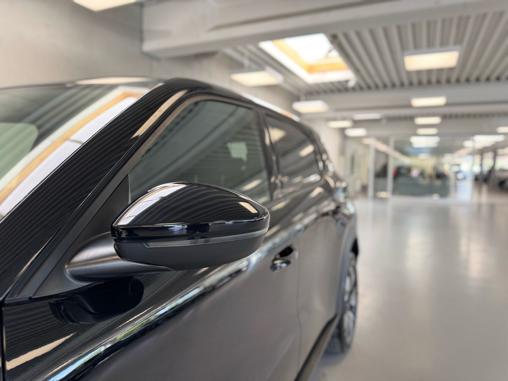 Sort Opel Frontera fra 2025