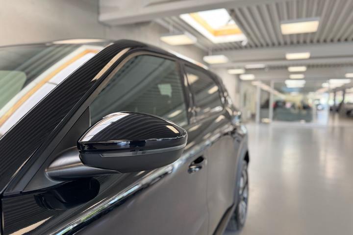 Sort Opel Frontera fra 2025