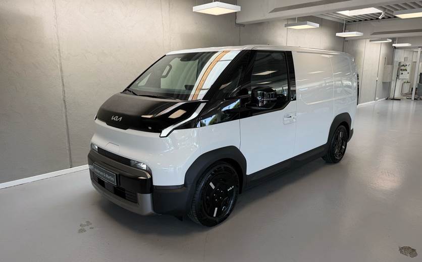 Kia PV5 Cargo L2H1 EL Long Range Work Pro 163HK Van Aut.