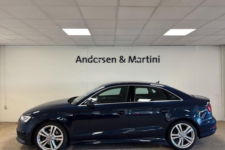 Blå Audi A3 fra 2019