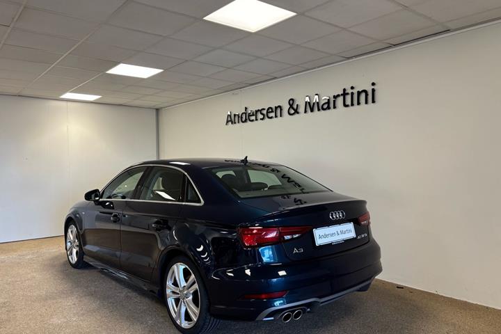 Blå Audi A3 fra 2019