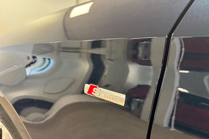 Blå Audi A3 fra 2019