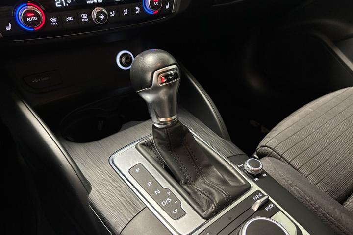 Blå Audi A3 fra 2019