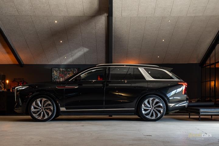 Sort Hongqi E-HS9 fra 2023
