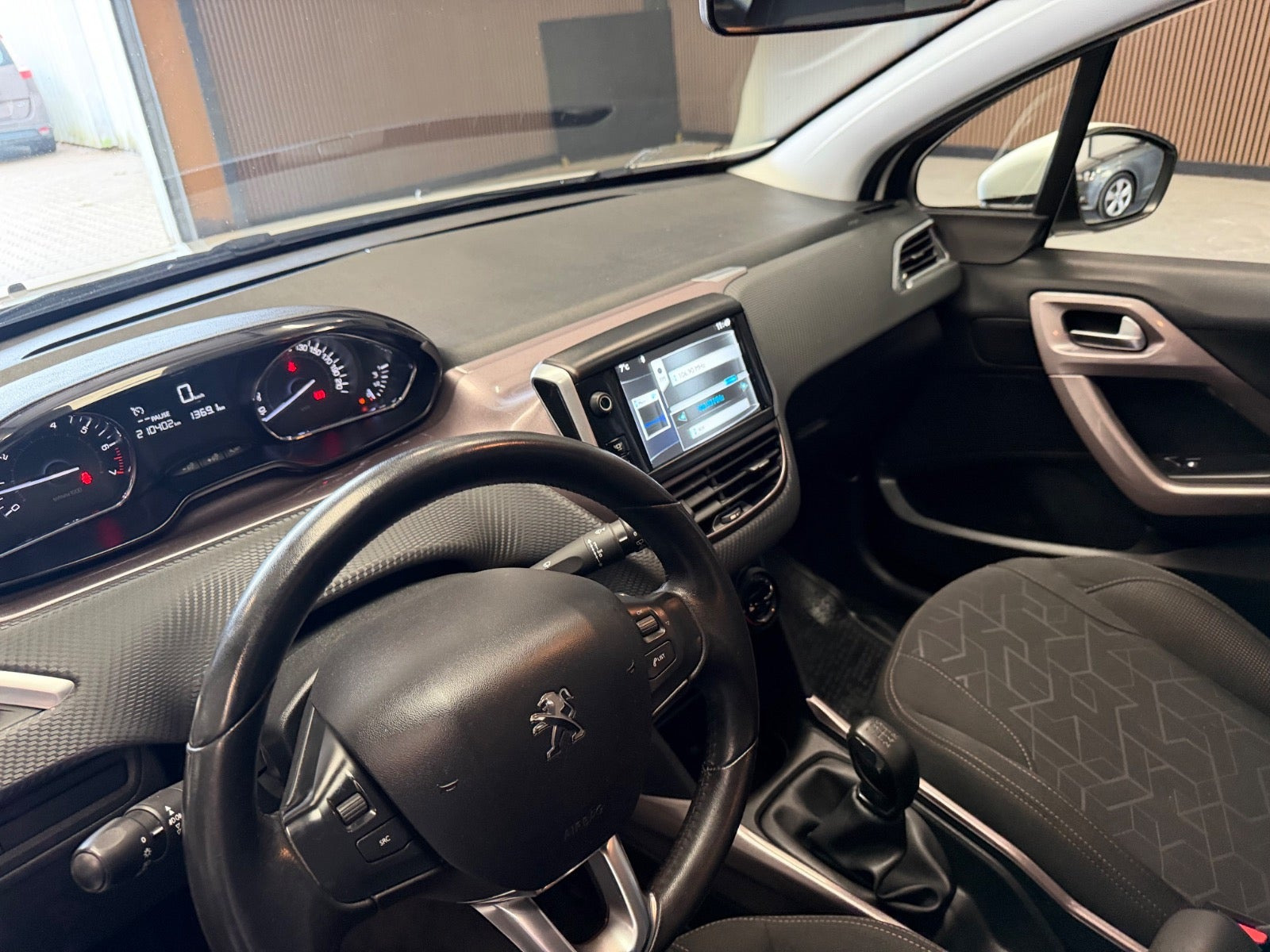 Hvid Peugeot 2008 fra 2014