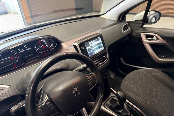 Hvid Peugeot 2008 fra 2014