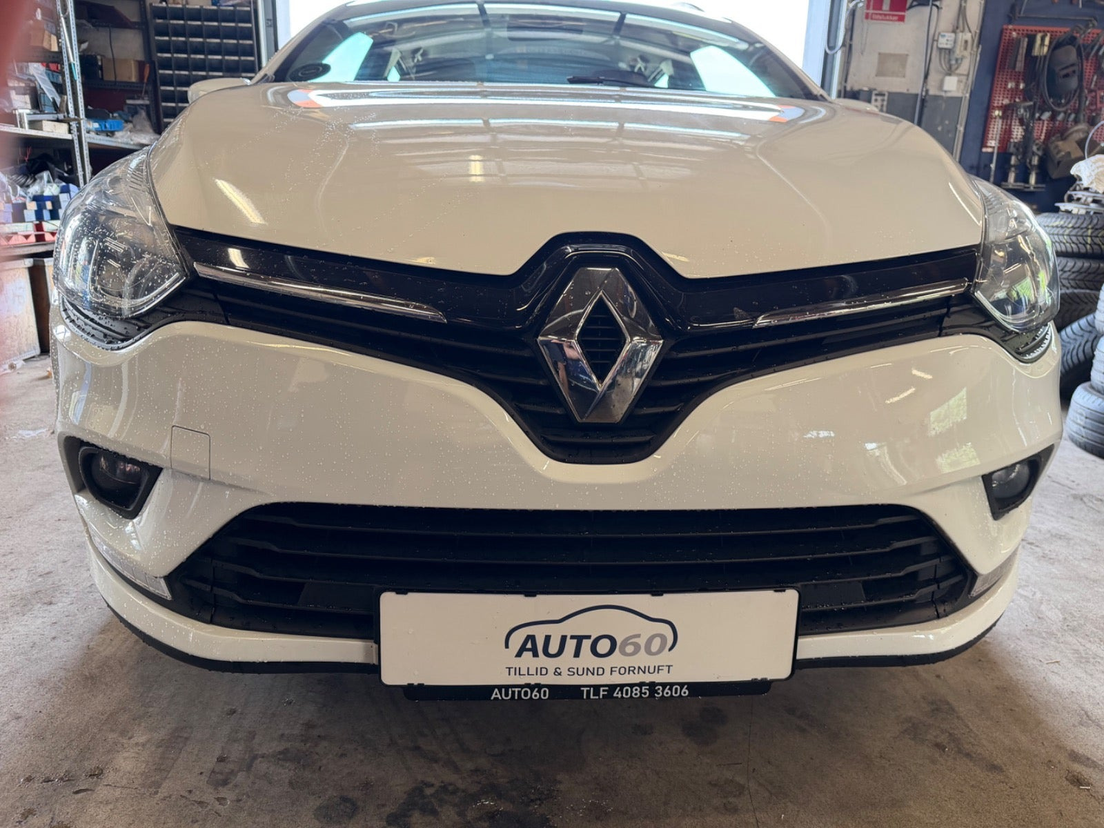 Hvid Renault Clio IV fra 2018