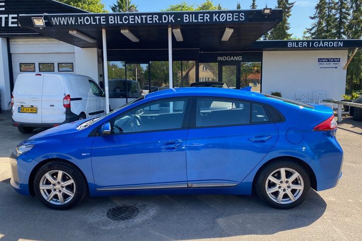 Blå Hyundai Ioniq fra 2017