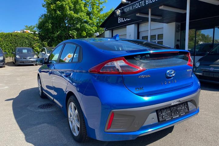 Blå Hyundai Ioniq fra 2017