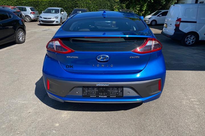 Blå Hyundai Ioniq fra 2017