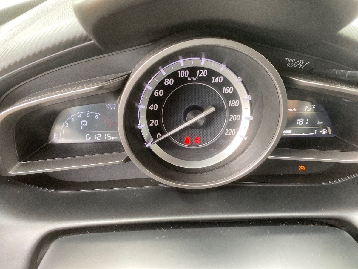 Grå Mazda CX-3 fra 2015