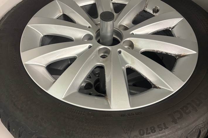 Hvid Mercedes B180 fra 2015