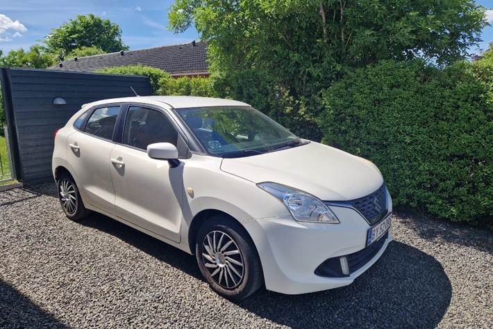 Hvid Suzuki Baleno fra 2016