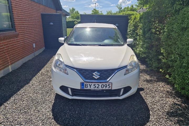Hvid Suzuki Baleno fra 2016