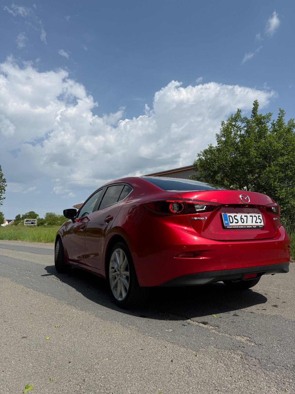 Rød Mazda 3 fra 2017