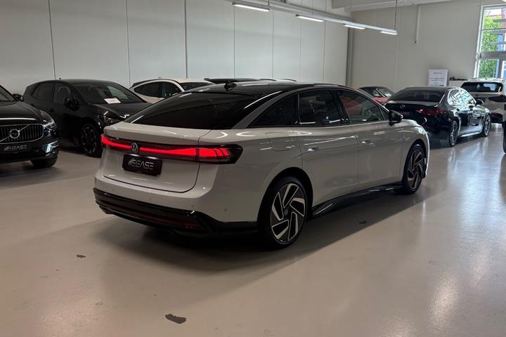 Hvid VW ID.7 fra 2024
