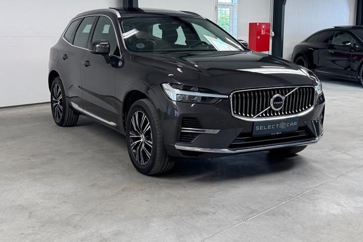 Grå Volvo XC60 fra 2022