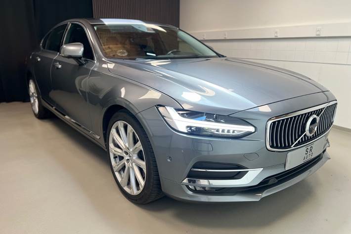 Grå Volvo S90 fra 2018