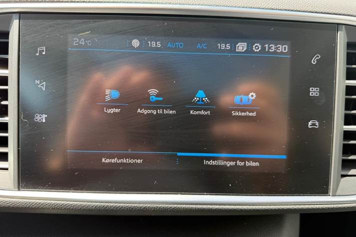 Blå Peugeot 308 fra 2020