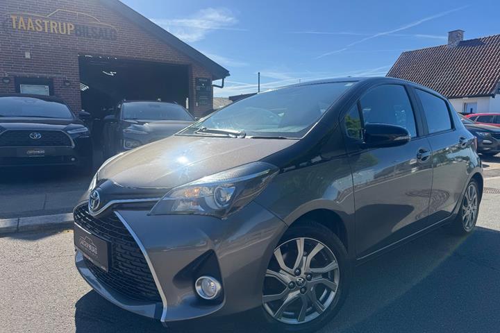 undefined Toyota Yaris fra 2015 set udefra