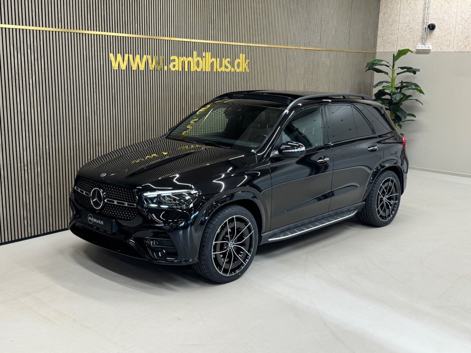 Sort Mercedes GLE350 de fra 2024