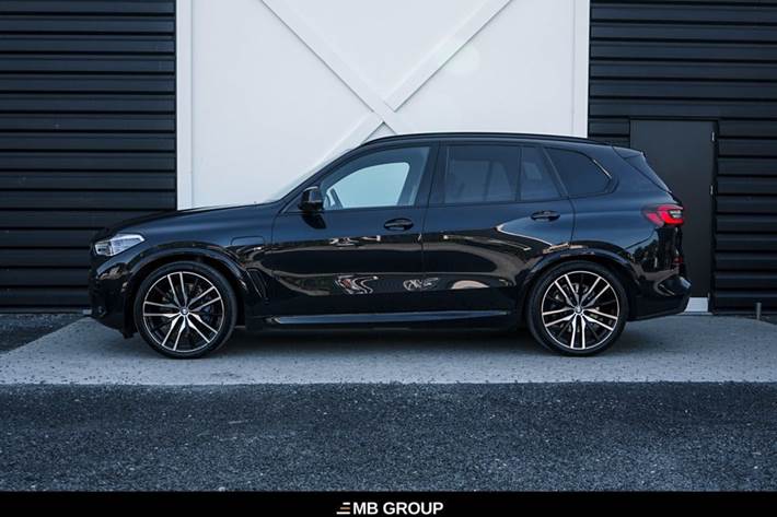 Sort BMW X5 fra 2020