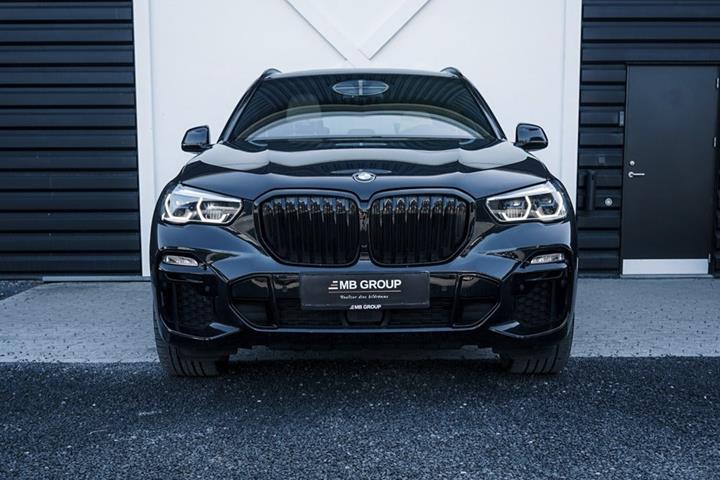 Sort BMW X5 fra 2020