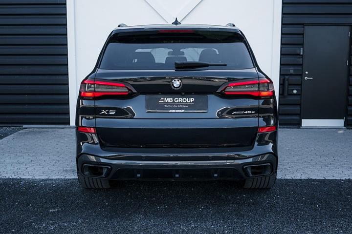 Sort BMW X5 fra 2020