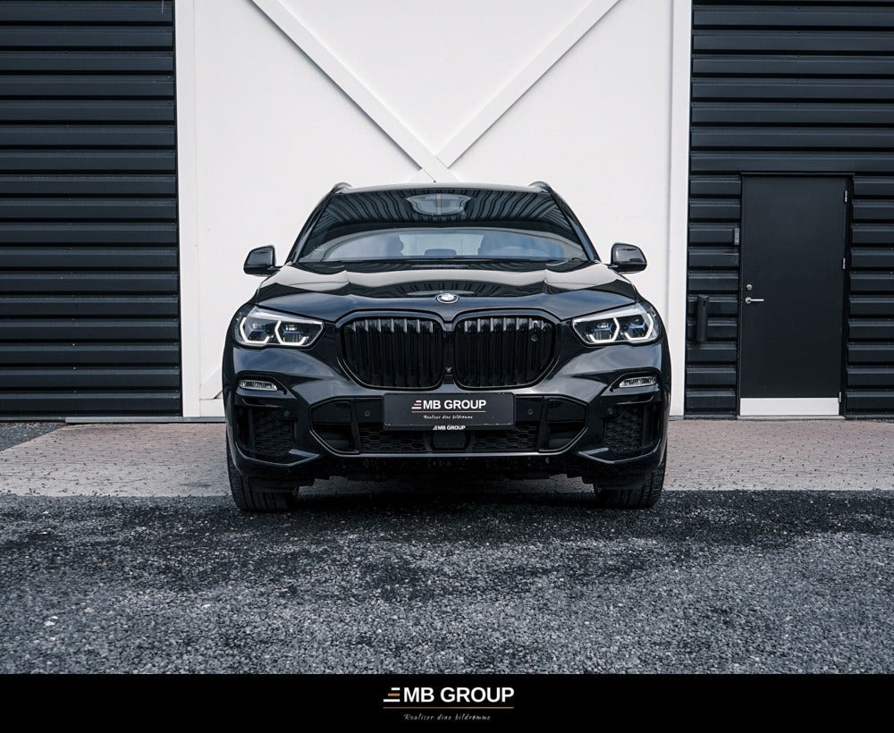 Sort BMW X5 fra 2020