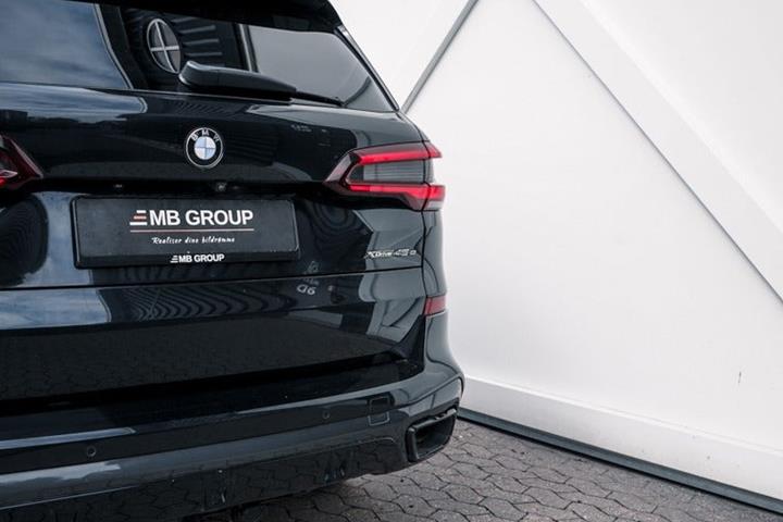 Sort BMW X5 fra 2020