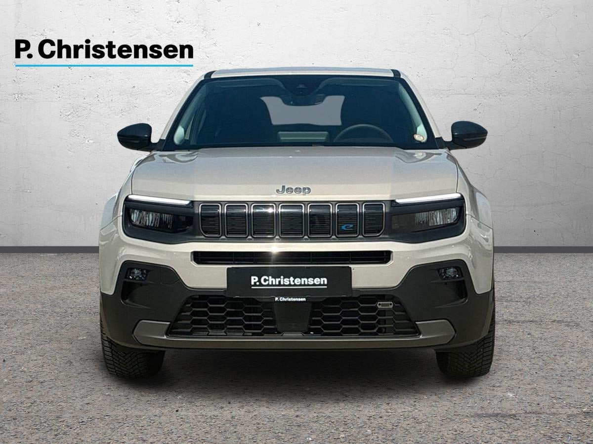 Beige Jeep Avenger fra 2024