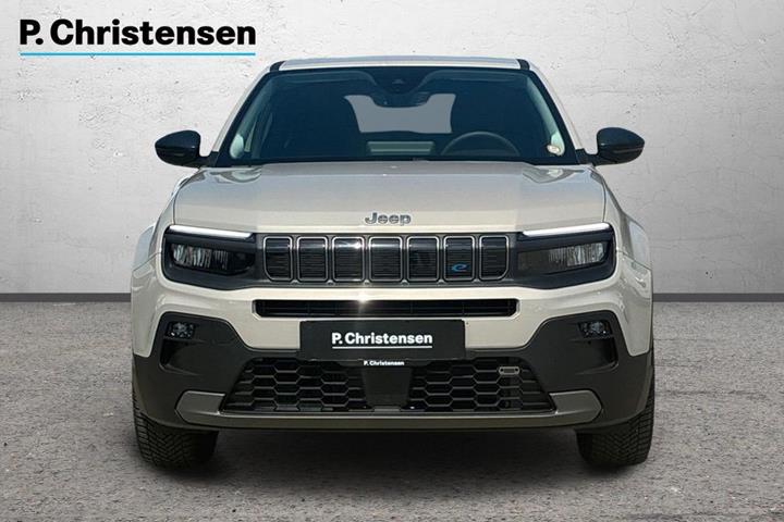 Beige Jeep Avenger fra 2024