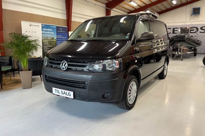 Sort VW Transporter fra 2015
