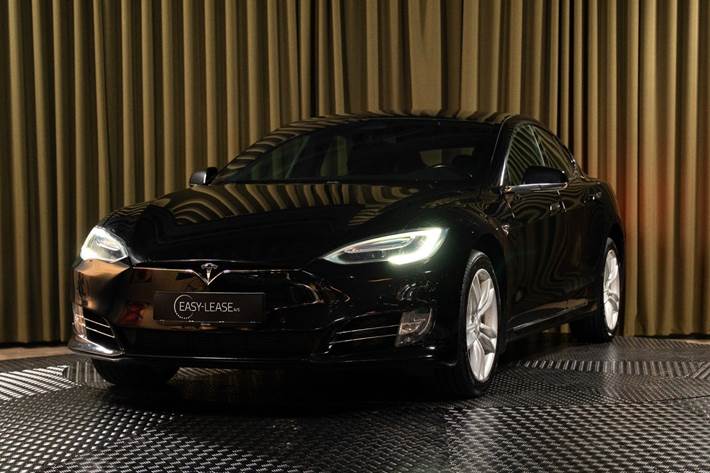 Sort Tesla Model S fra 2017