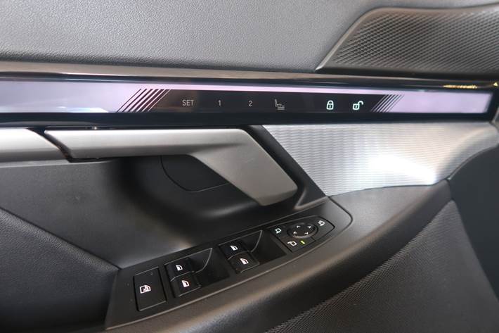 Sort BMW i5 fra 2025