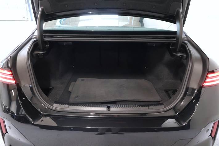 Sort BMW i5 fra 2024
