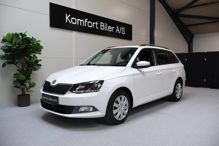 Hvid Skoda Fabia fra 2016 set udefra