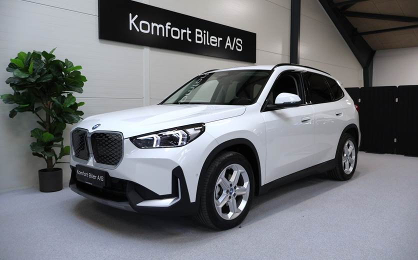 BMW iX1 eDrive20 X-Line