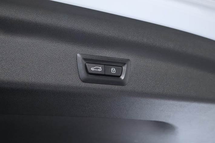 Hvid BMW iX1 fra 2025