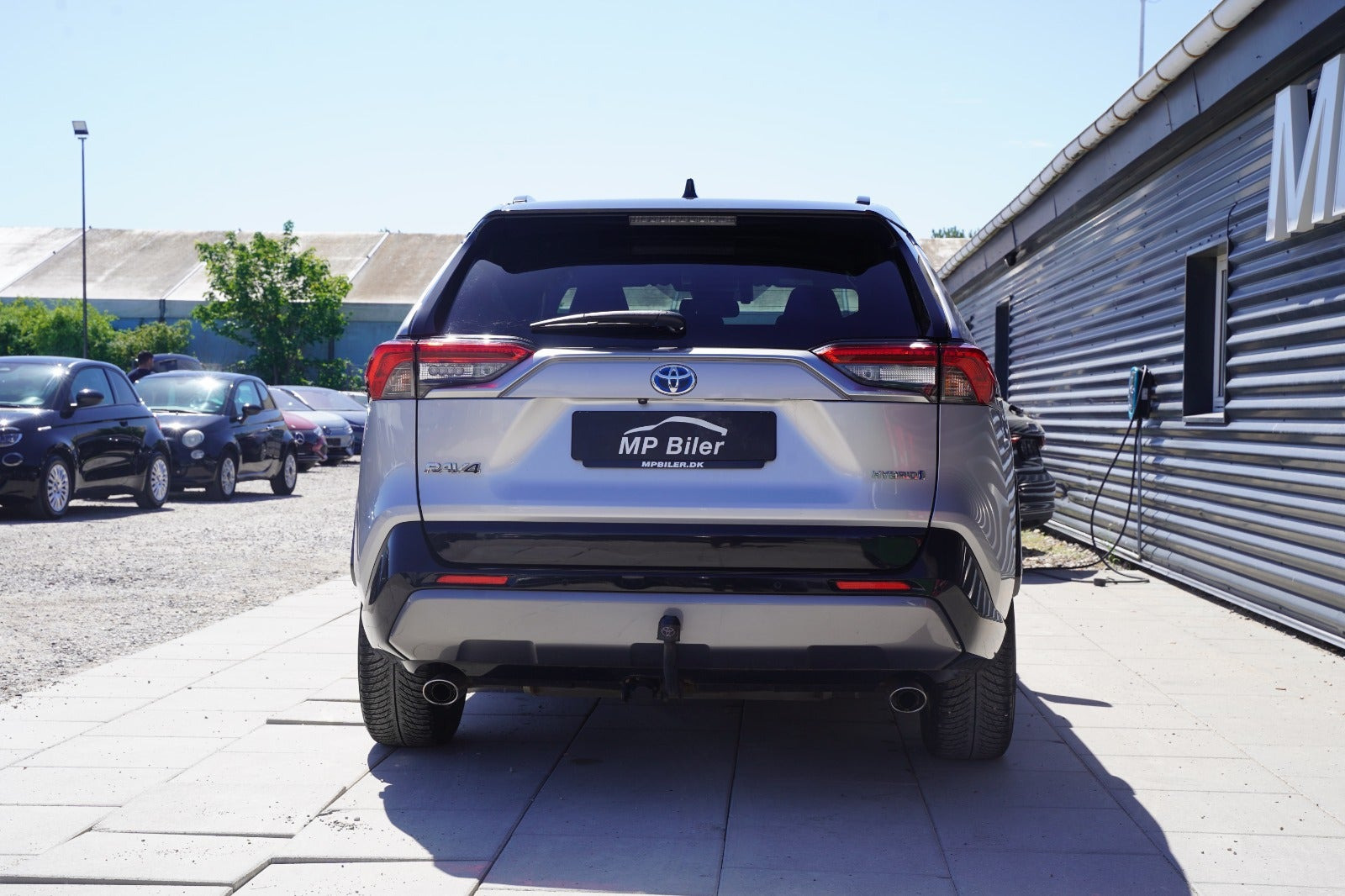 Sølv Toyota RAV4 fra 2020