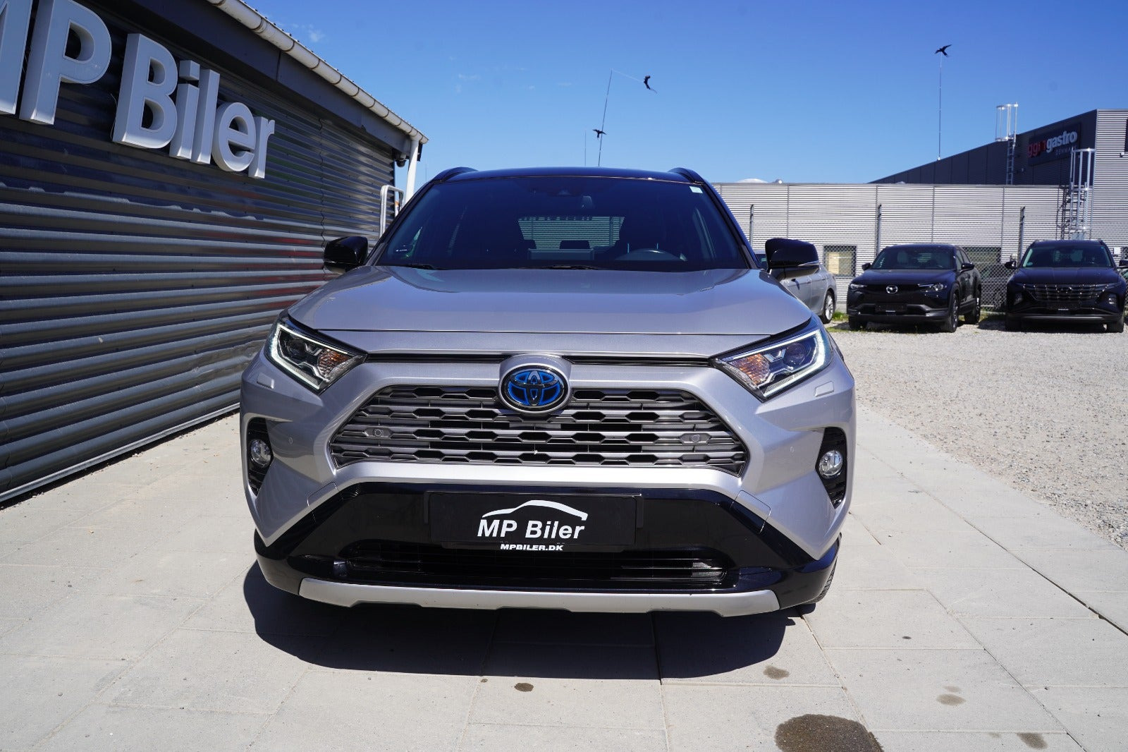 Sølv Toyota RAV4 fra 2020