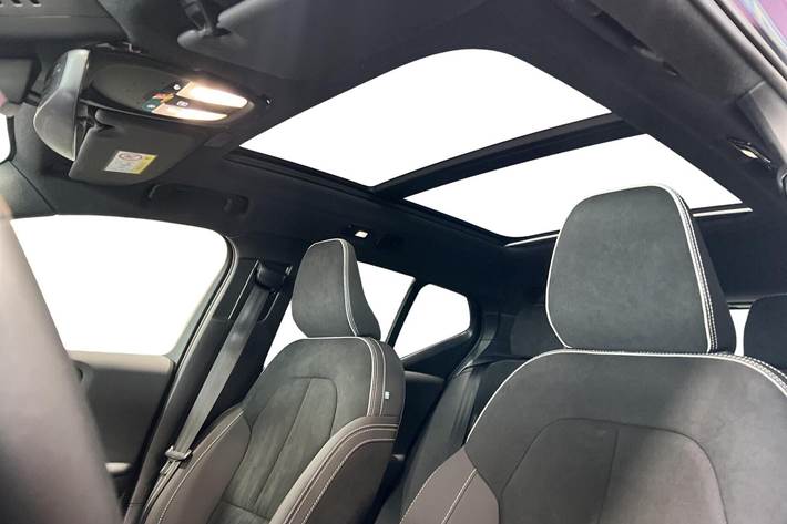 Blå Volvo EX40 fra 2026