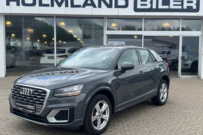 Grå Audi Q2 fra 2018 set udefra