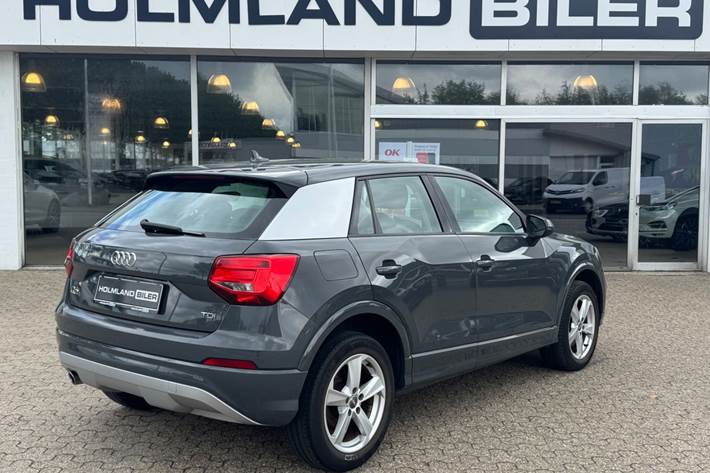 Grå Audi Q2 fra 2018